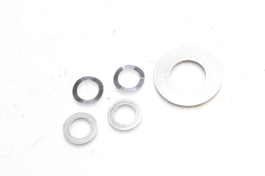 photo de RUOTA LIBERA AVVIATORE SUZUKI GSR 600 (2005 - 2012) - Primo piano tecnico