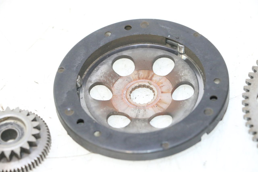 photo de RUOTA LIBERA AVVIAMENTO YAMAHA SLIDER 50 (1999 - 2004) - Dettagli dei punti di fissaggio