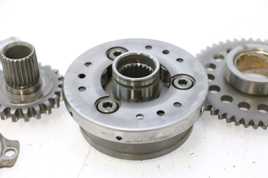 photo de RUOTA LIBERA AVVIAMENTO YAMAHA YZF R GENESIS 750 (1993 - 1998) - Altra vista dell'articolo