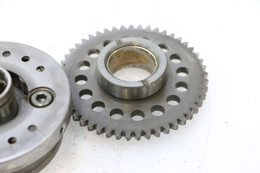 photo de RUOTA LIBERA AVVIAMENTO YAMAHA YZF R GENESIS 750 (1993 - 1998) - Caratteristiche distintive