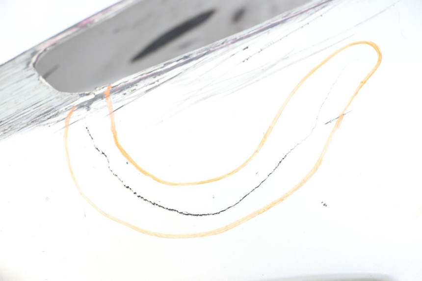 photo de PUNTALE SUZUKI GSX E 250 (1982 - 1983) - Stato della superficie e materiale