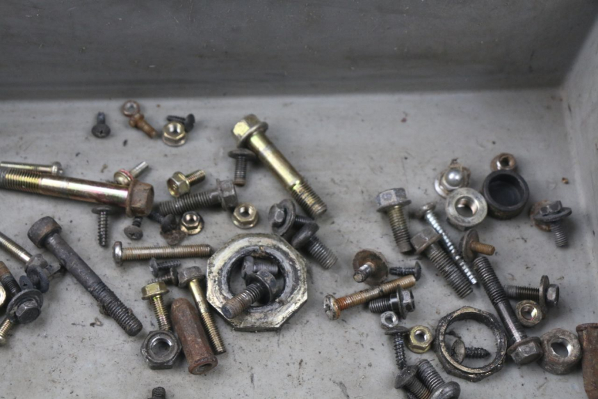 photo de SAC VITI BULLONI KYMCO AGILITY 4T 50 (2005 - 2018) - Altra angolazione