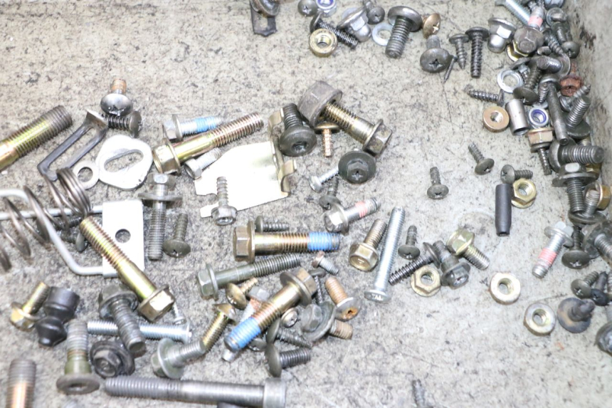 photo de SAC VITI BULLONI KYMCO AGILITY 4T 50 (2005 - 2018) - Dettaglio del componente