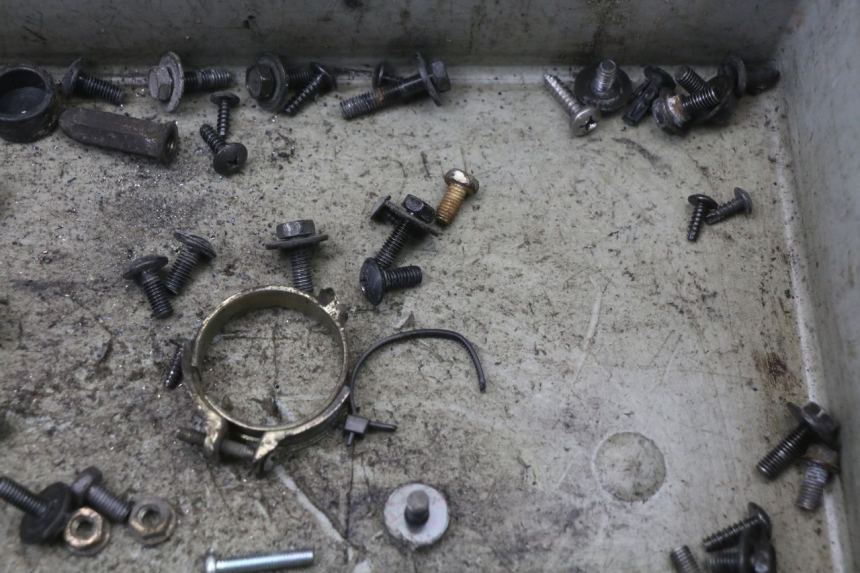 photo de VITI KYMCO AGILITY CARRY 50 (2011 - 2020) - Zoom sullo stato d'uso