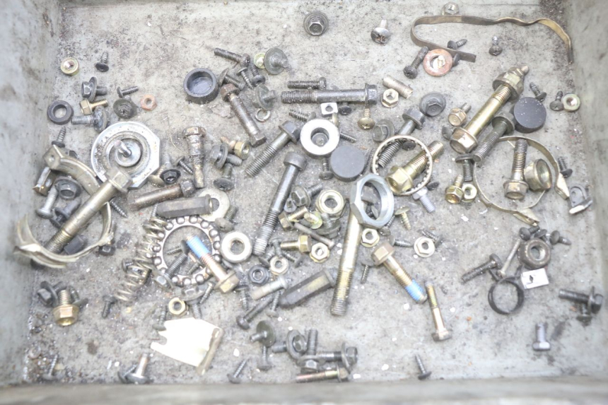 photo de SAC VITI BULLONI KYMCO AGILITY RS 4T 50 (2009 - 2013) - Dettaglio del componente