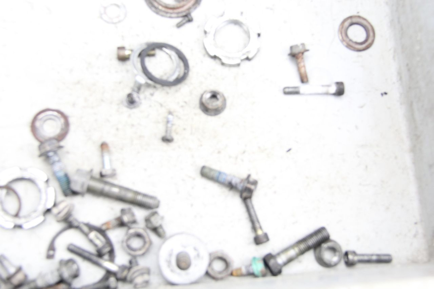 photo de SAC VITI BULLONE MBK BOOSTER SPIRIT NAKED 50 (2004 - 2017) - Zoom sullo stato d'uso