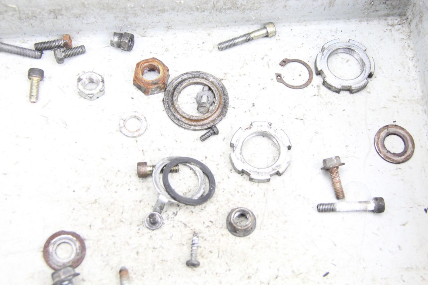 photo de SAC VITI BULLONE MBK BOOSTER SPIRIT NAKED 50 (2004 - 2017) - Altra angolazione