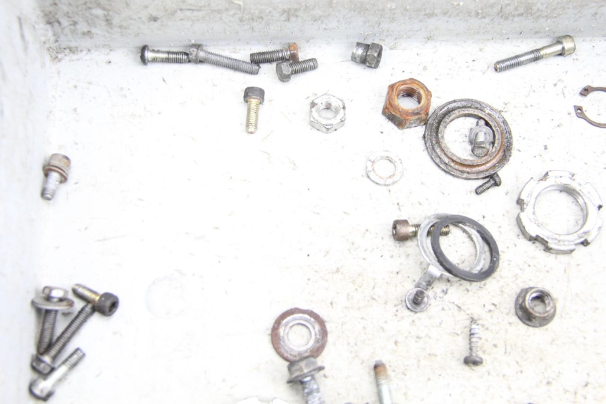 photo de SAC VITI BULLONE MBK BOOSTER SPIRIT NAKED 50 (2004 - 2017) - Primo piano tecnico