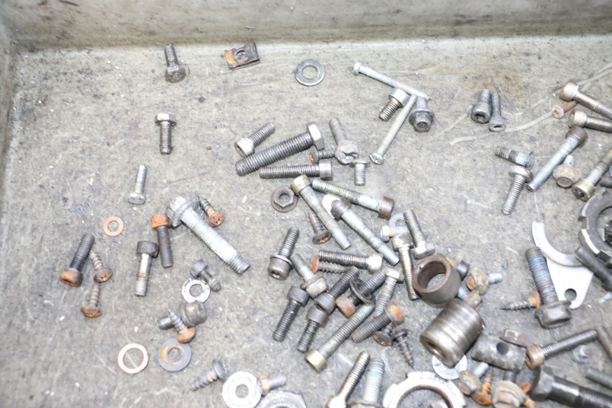 photo de SAC VITI BULLONE MBK BOOSTER SPIRIT NAKED 50 (2004 - 2017) - Zoom sullo stato d'uso