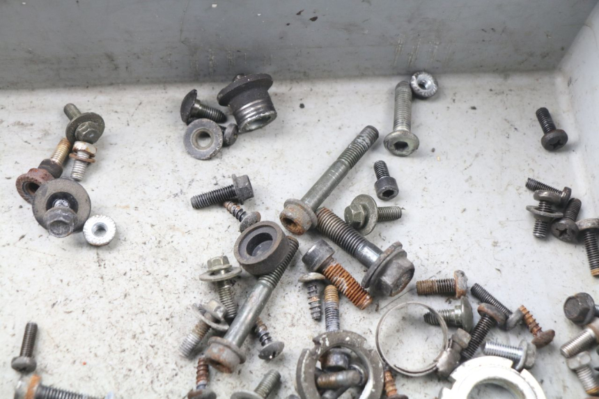 photo de SAC VITI BULLONE SUZUKI BURGMAN 125 (2007 - 2014) - Altra angolazione