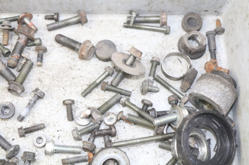 photo de SAC VITI BULLONE SUZUKI BURGMAN 125 (2007 - 2014) - Altra angolazione