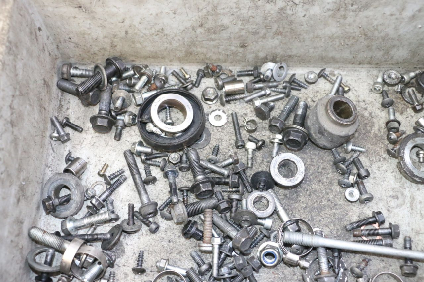 photo de SAC VITI BULLONE SUZUKI BURGMAN 125 (2007 - 2014) - Zoom sullo stato d'uso