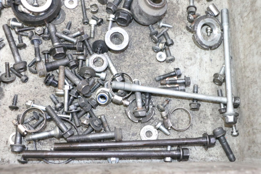 photo de SAC VITI BULLONE SUZUKI BURGMAN 125 (2007 - 2014) - Primo piano tecnico