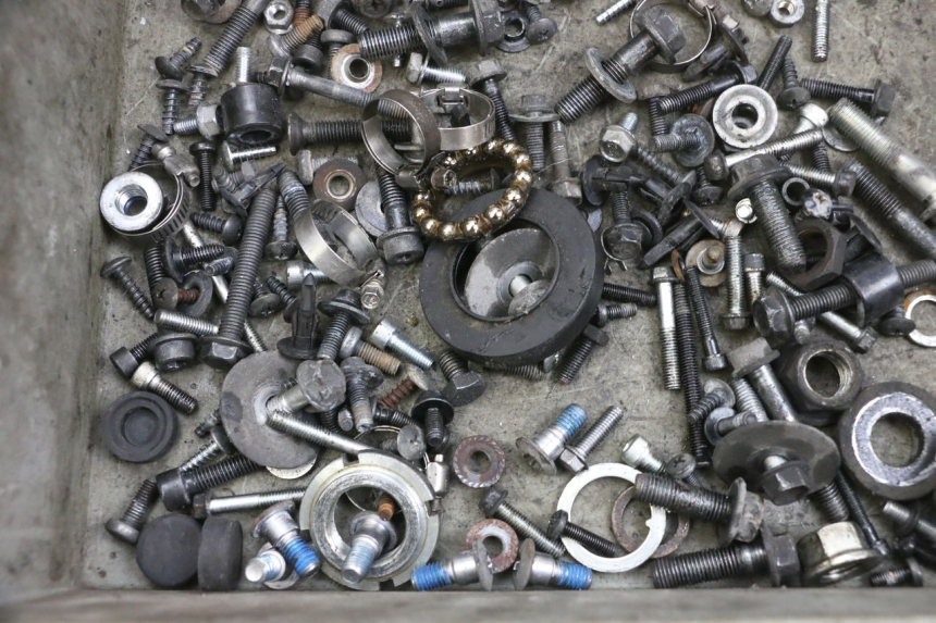 photo de SAC VITI BULLONE SUZUKI BURGMAN 125 (2007 - 2014) - Altra angolazione