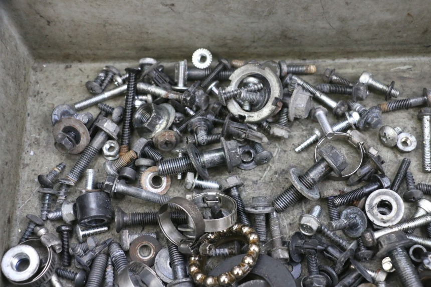 photo de SAC VITI BULLONE SUZUKI BURGMAN 125 (2007 - 2014) - Primo piano tecnico