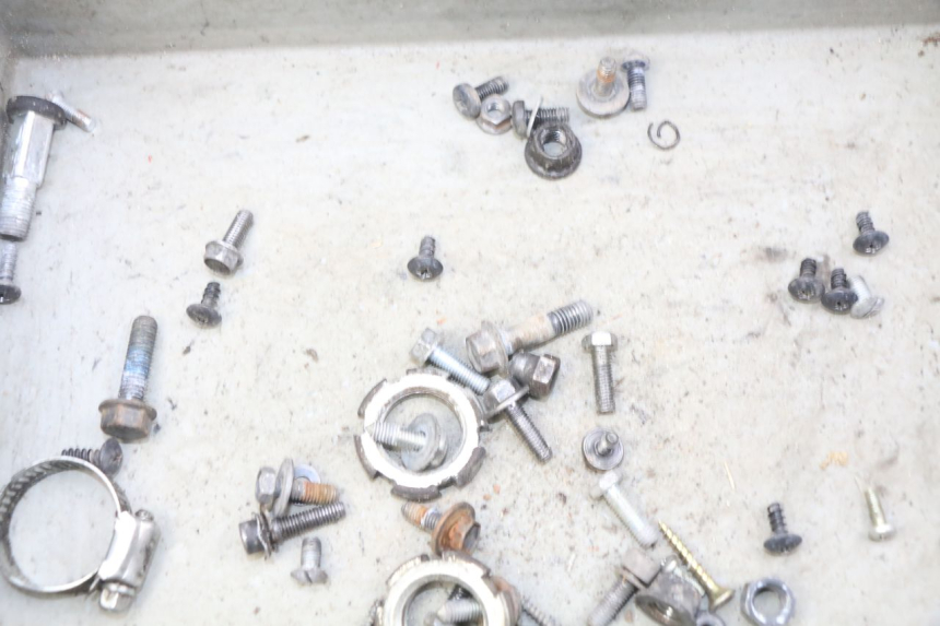 photo de SAC VITI BULLONE YAMAHA BW'S NAKED 50 (2008 - 2019) - Altra angolazione