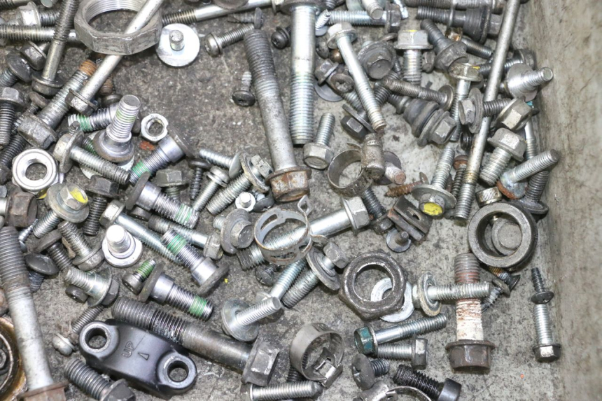 photo de SAC VITI BULLONE HONDA FES S-WING SWING ABS 125 (2007 - 2015) - Altra angolazione