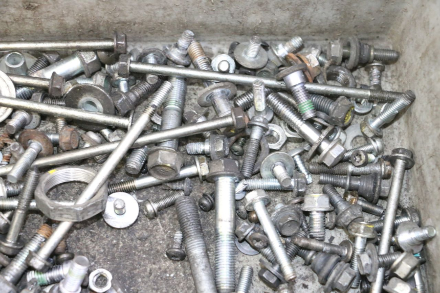 photo de SAC VITI BULLONE HONDA FES S-WING SWING ABS 125 (2007 - 2015) - Primo piano tecnico