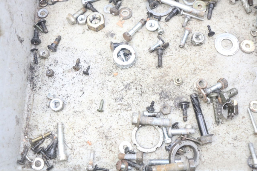 photo de SAC VITI BULLONERIA PIAGGIO FLY 2T 50 (2004 - 2017) - Zoom sullo stato d'uso