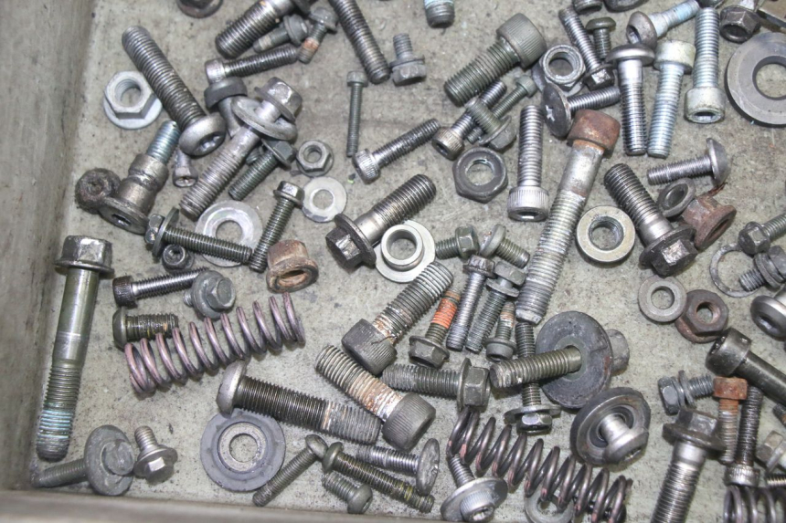 photo de SAC VITI YAMAHA FZ6 N FAZER 600 (2004 - 2006) - Altra angolazione