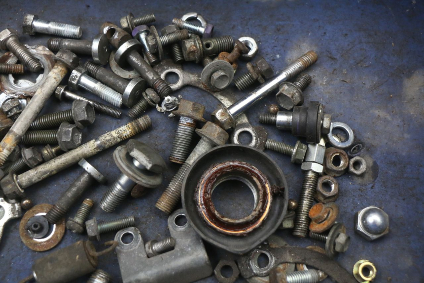 photo de VITI SUZUKI GN 125 (1997 - 2000) - Zoom sullo stato d'uso