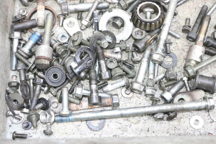 photo de VITI SUZUKI GSF N BANDIT 600 (1996 - 1999) - Altra angolazione