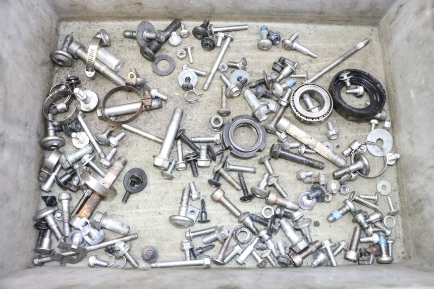 photo de VITI SUZUKI GSR 750 (2011 - 2017) - Vista principale