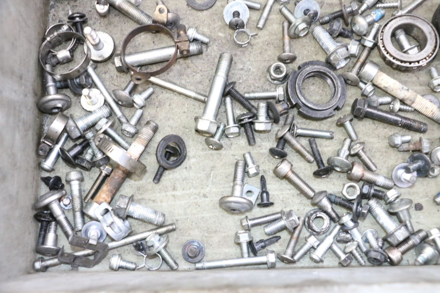 photo de VITI SUZUKI GSR 750 (2011 - 2017) - Zoom sullo stato d'uso