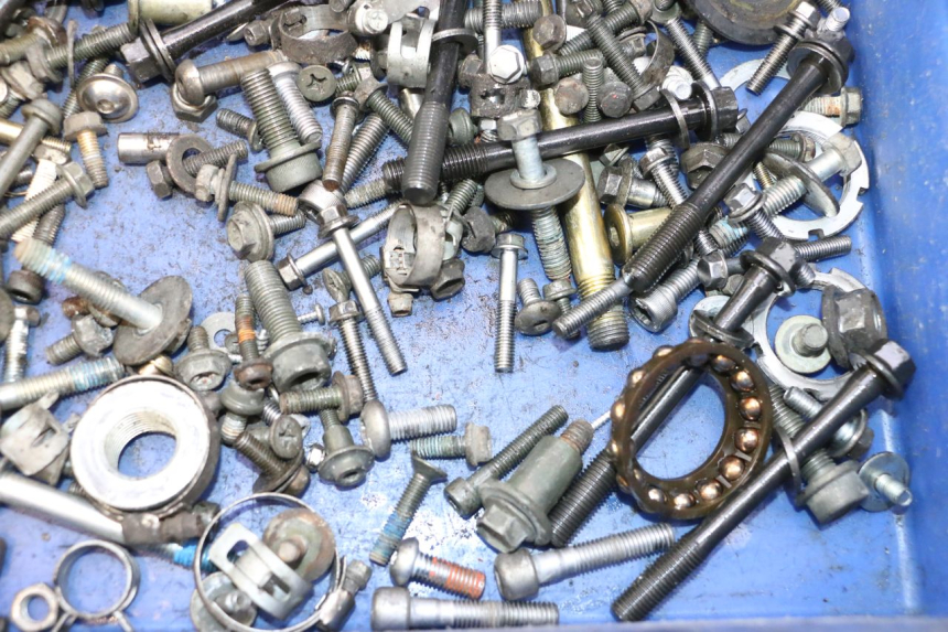photo de VITI SUZUKI GSR 600 (2005 - 2012) - Altra angolazione