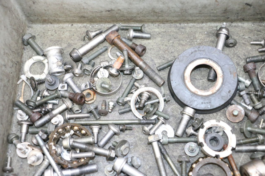 photo de VITI SUZUKI GSXR GSX-R 1000 (2003 - 2004) - Zoom sullo stato d'uso