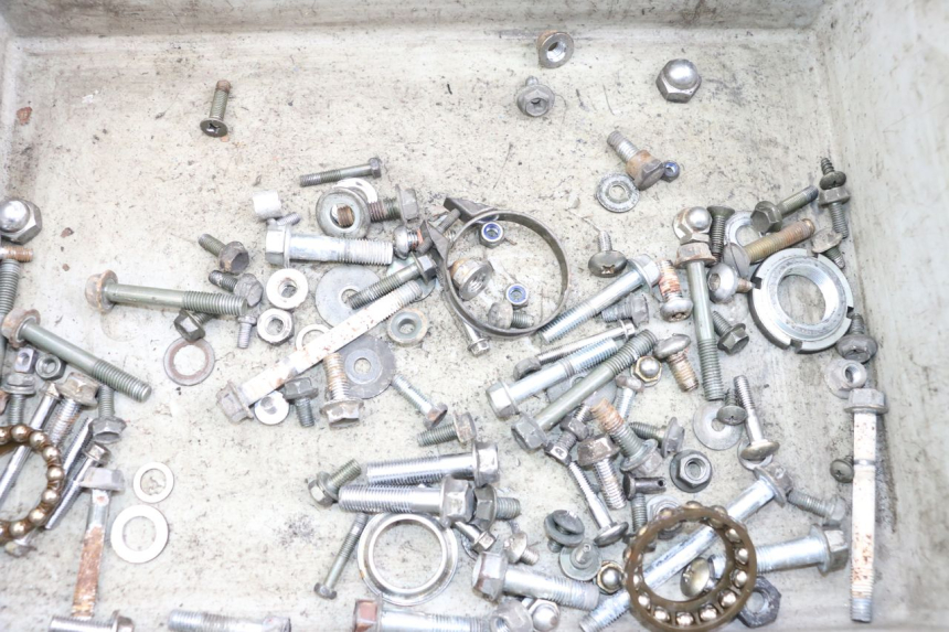 photo de VITI SUZUKI GZ MARAUDER 125 (1998 - 2004) - Dettaglio del componente