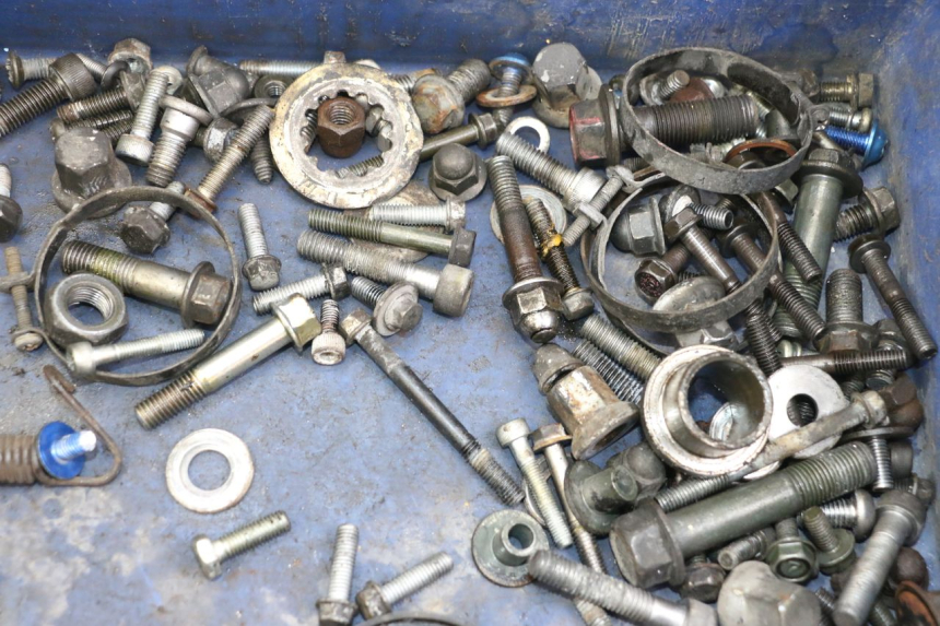 photo de SAC VITI BULLONE KAWASAKI ZR7 ZR-7 S 750 (1999 - 2004) - Altra angolazione