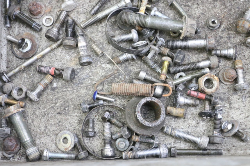 photo de SAC VITI BULLONE KAWASAKI ZR7 ZR-7 S 750 (1999 - 2004) - Zoom sullo stato d'uso