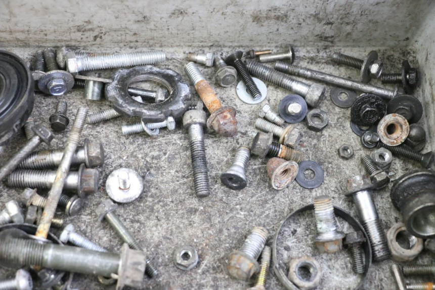 photo de SAC VITI BULLONE KAWASAKI ZR7 ZR-7 S 750 (1999 - 2004) - Primo piano tecnico