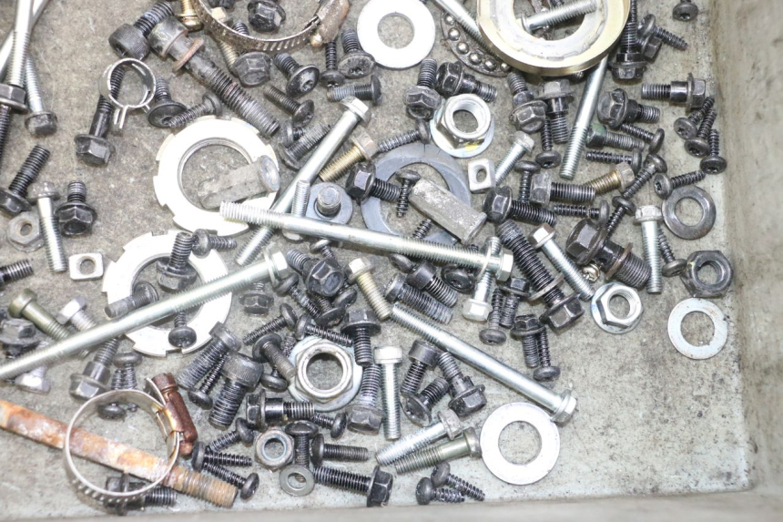 photo de SAC VITI BULLONI PEUGEOT KISBEE 2T 50 (2018 - 2022) - Altra angolazione