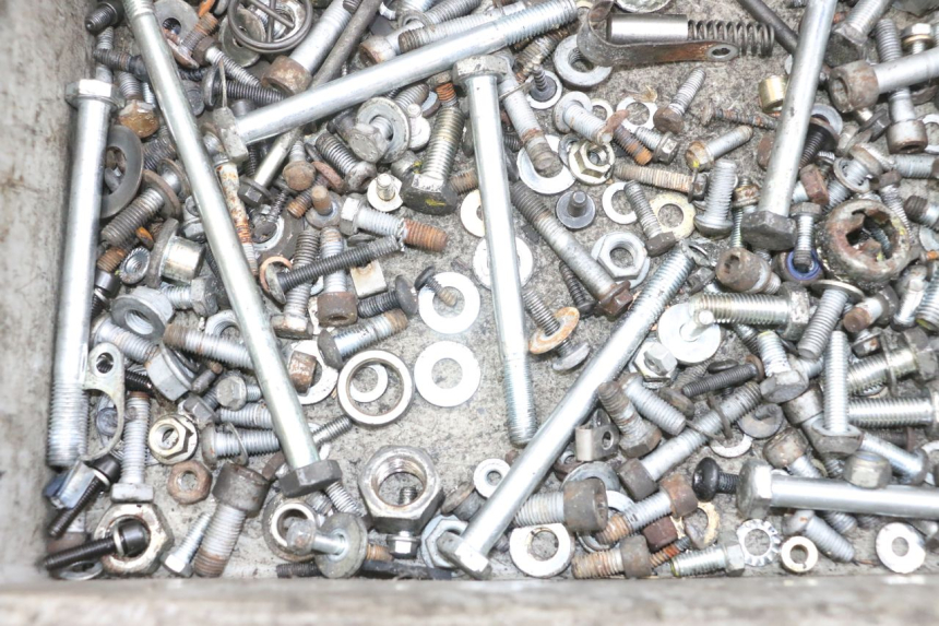 photo de SAC VITI BULLONI PIAGGIO MP3 RL 250 (2006 - 2010) - Altra angolazione