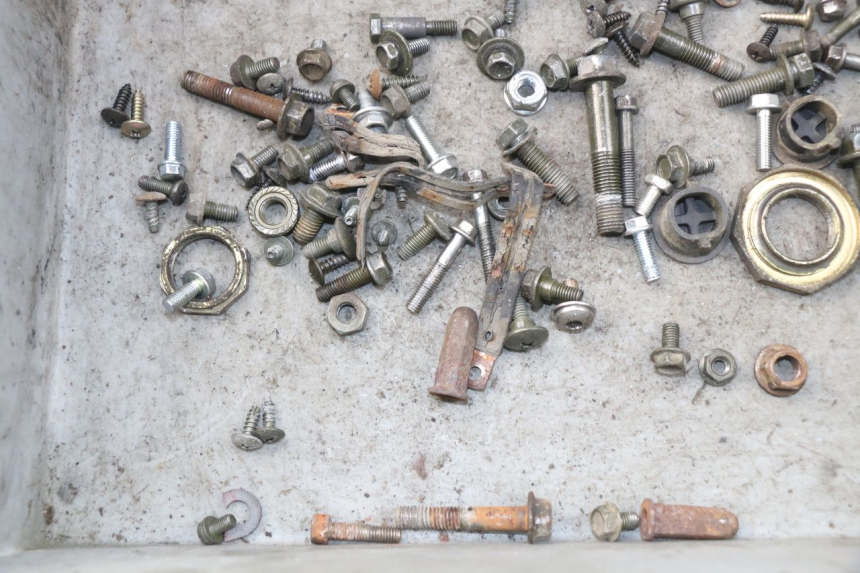 photo de SAC VITI BULLONE SYM ORBIT 2 4T 50 (2008 - 2017) - Zoom sullo stato d'uso