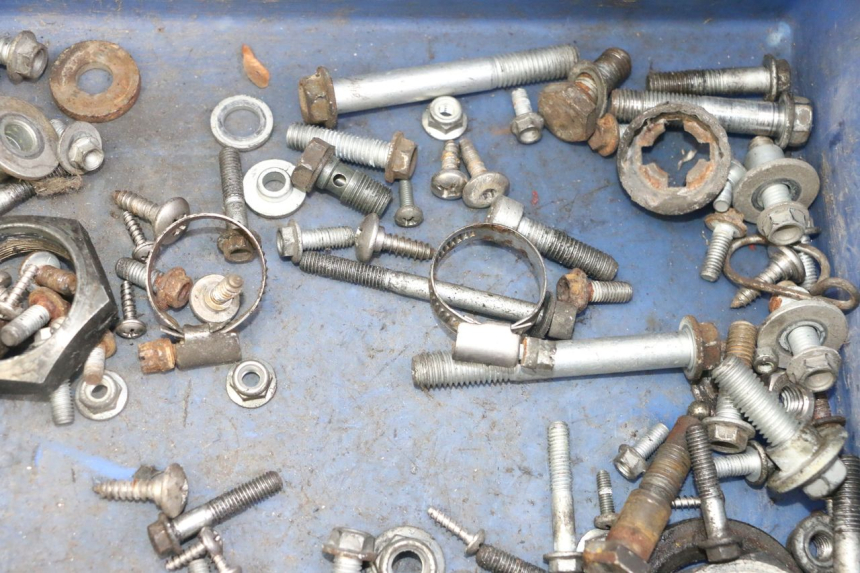 photo de VITI APRILIA SCARABEO GT TOURING 125 (1999 - 2005) - Primo piano tecnico