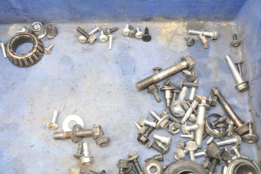 photo de SAC VITI BULLONI SUZUKI SIXTEEN 125 (2008 - 2010) - Altra angolazione