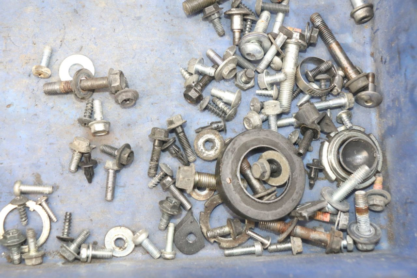 photo de SAC VITI BULLONI SUZUKI SIXTEEN 125 (2008 - 2010) - Primo piano tecnico