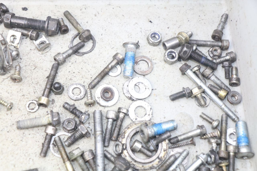 photo de SAC VITI BULLONE YAMAHA SLIDER NAKED 50 (2004 - 2018) - Altra angolazione