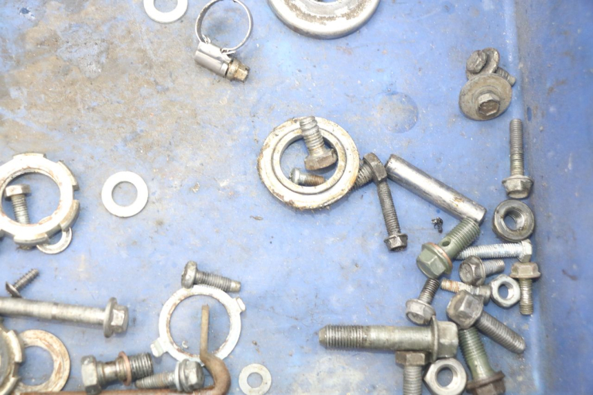 photo de SAC VITI BULLONE YAMAHA SLIDER NAKED 50 (2004 - 2018) - Altra angolazione