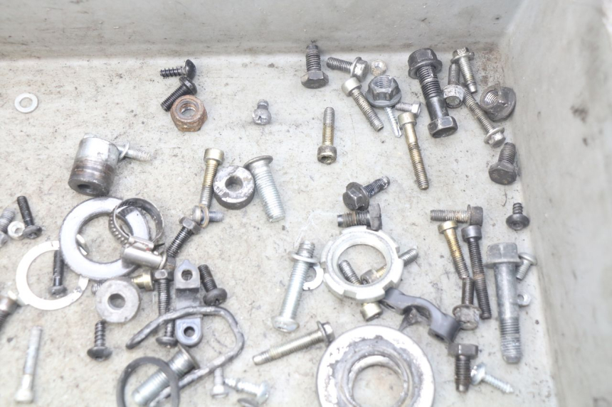 photo de SAC VITI BULLONE YAMAHA SLIDER NAKED 50 (2004 - 2018) - Altra angolazione