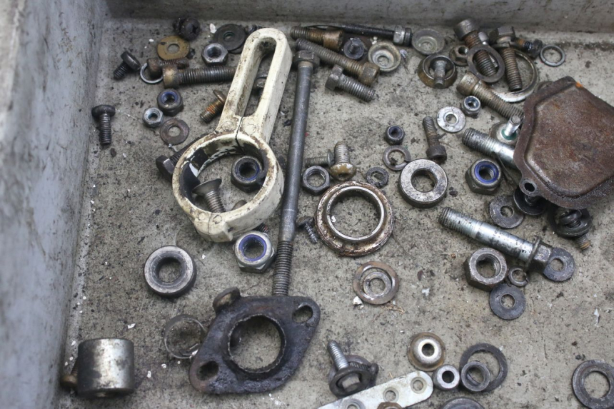 photo de SAC VITI VITE SUZUKI SMX SUPERMOTARD 50 (1996 - 2001) - Zoom sullo stato d'uso