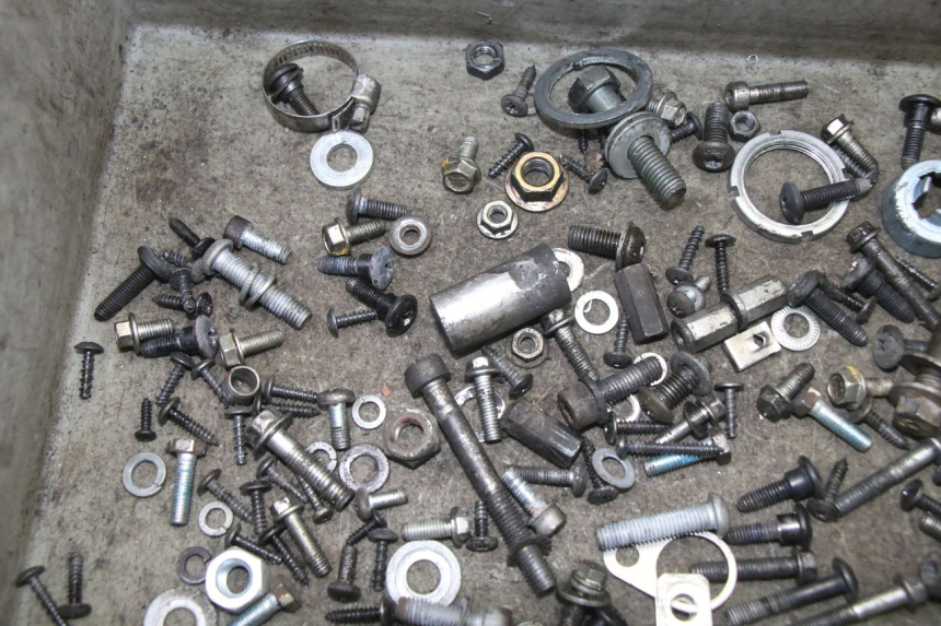 photo de SAC VITI BULLONE APRILIA SR 2T 50 (2018 - 2022) - Dettaglio del componente