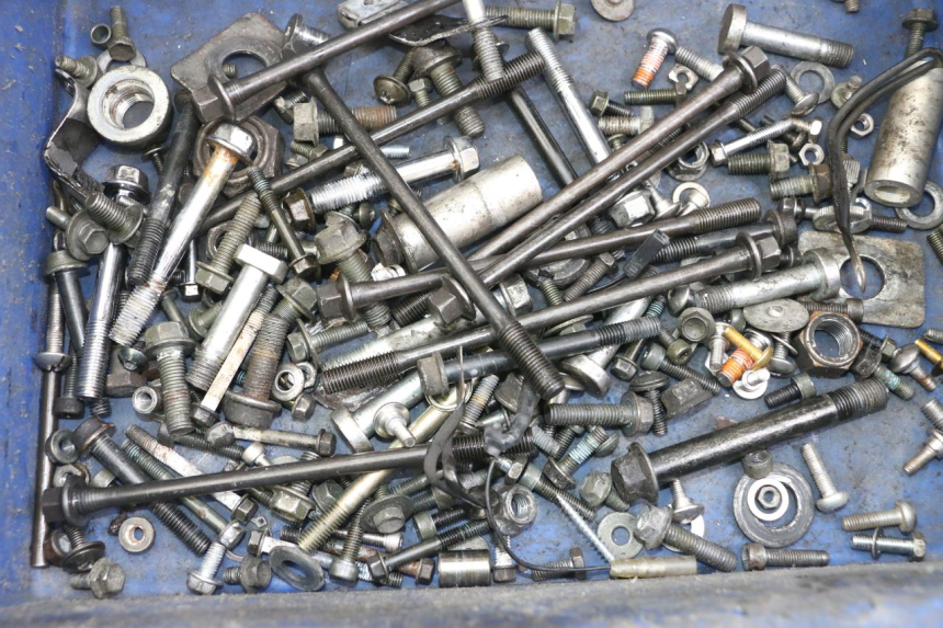 photo de SAC VITI BULLONE SUZUKI SV S 650 (1999 - 2002) - Dettaglio del componente