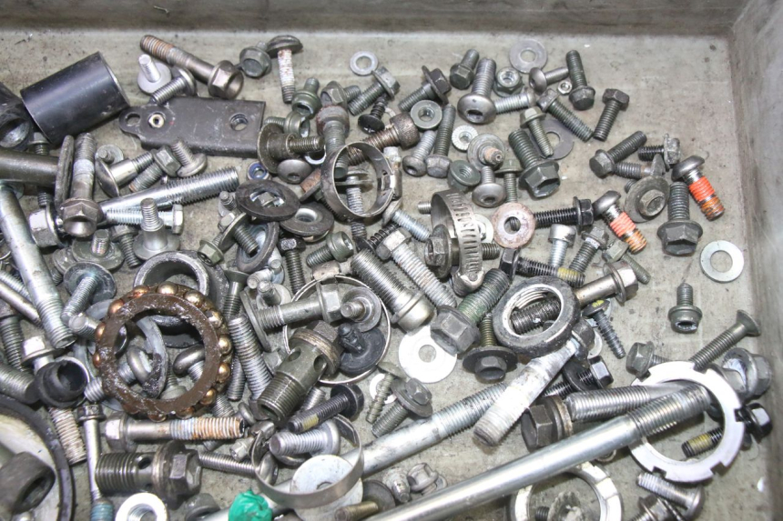 photo de VITI SUZUKI SV S 650 (2003 - 2009) - Zoom sullo stato d'uso