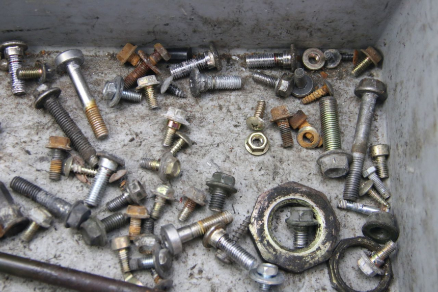 photo de SAC VITI BULLONI PEUGEOT TWEET 4T 50 (2010 - 2014) - Primo piano tecnico