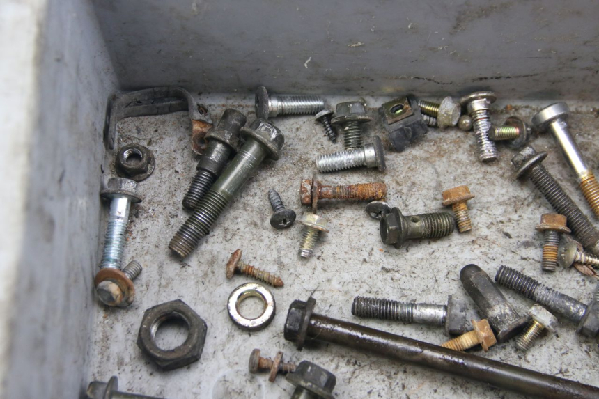 photo de SAC VITI BULLONI PEUGEOT TWEET 4T 50 (2010 - 2014) - Dettagli dei punti di fissaggio