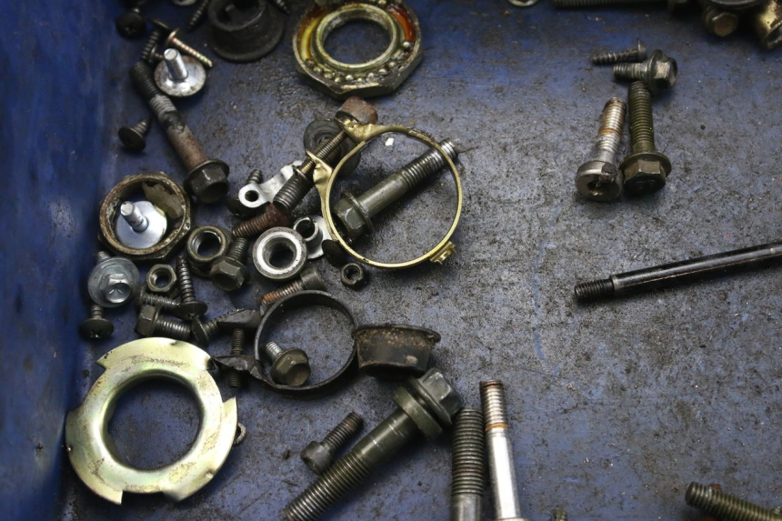 photo de SAC VITI BULLONI PEUGEOT TWEET 4T 50 (2010 - 2014) - Zoom sullo stato d'uso